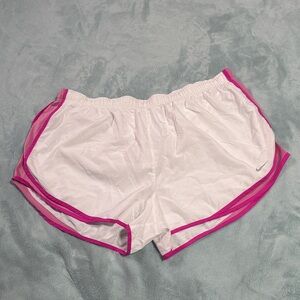 Nike Women's White and Pink Athletic Dri Fit Shorts 3X